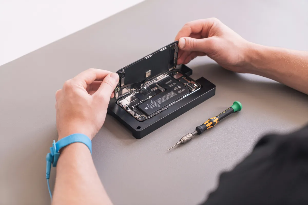 Phone and PS5 repair near Broxbourne, Hertfordshire — Tech Revive